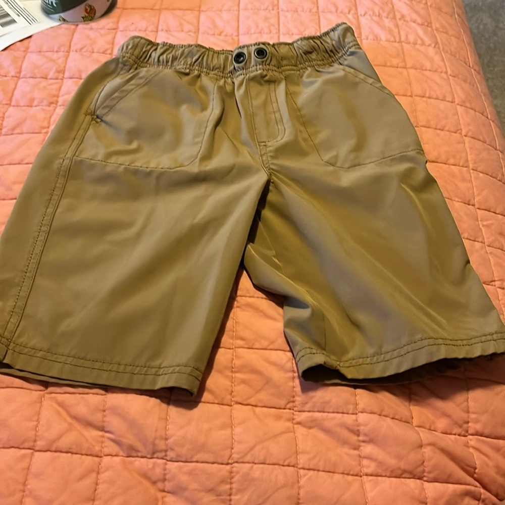 Jumping Bean boys sz 7 shorts water resistant Good condition, tan